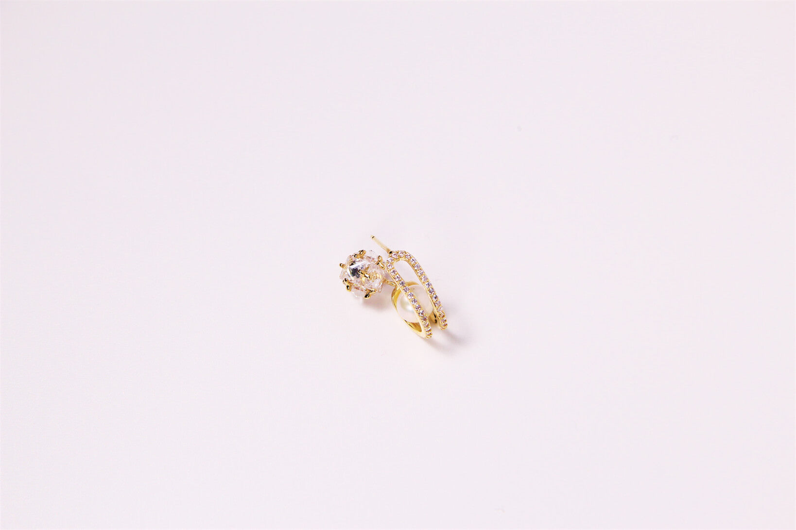 Solitaire Dangle ｜Zircon Earrings™