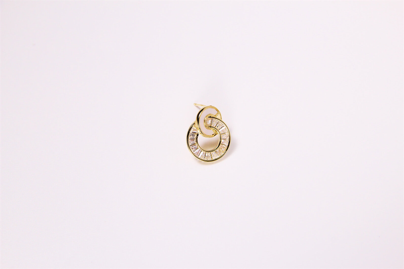 Interlocking | Pearl & Zircon Earrings™