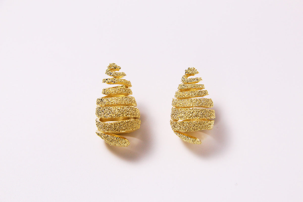 Ribbon｜Gold Spiral Earrings™